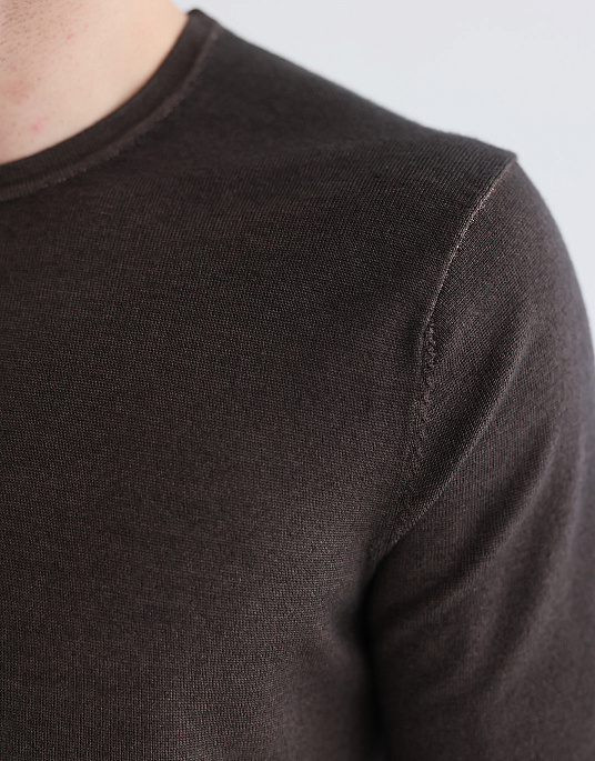 Pierre Cardin jumper with a round collar of brown color