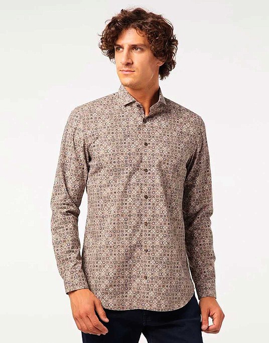 Pierre Cardin shirt from the Voyage collection in beige