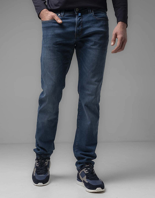 Pierre Cardin jeans from the Future Flex Straignt collection in blue