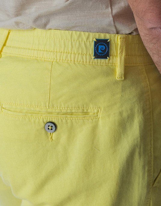 Шорти - бермуди Pierre Cardin з колекції Future Flex у яскраво-жовтому кольорі