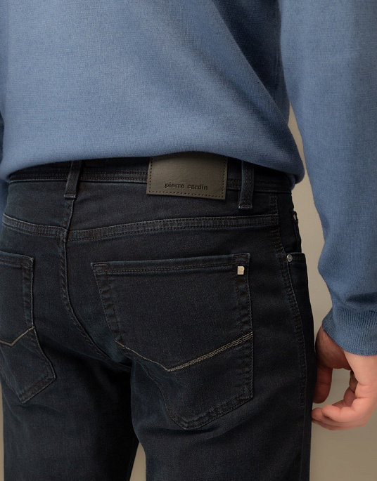 Pierre Cardin jeans from the Future Flex collection with climate control