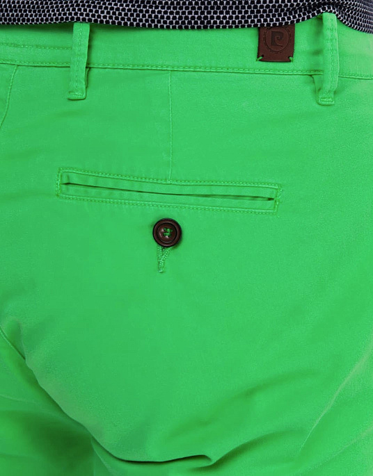 Шорти Pierre Cardin з косим кишенею в зеленому кольорі