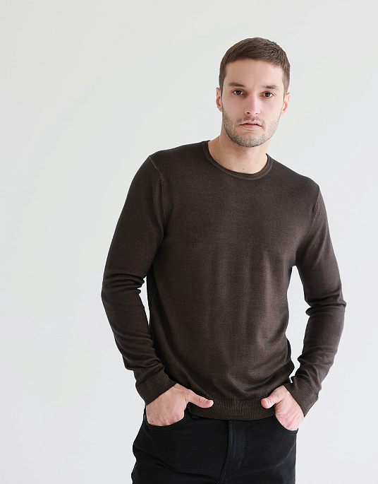 Pierre Cardin jumper with a round collar of brown color