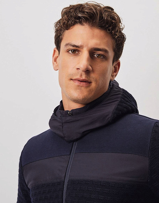 Pierre Cardin hooded sweatshirt from the Voyage collection