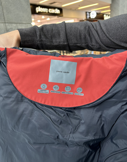 Куртка - парк Pierre Cardin с капюшоном красного цвета