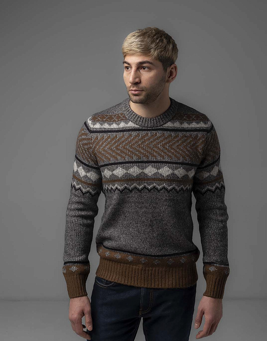 Pierre Cardin sweater in brown color with a pattern