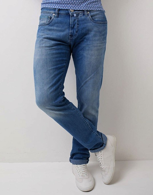 Pierre Cardin jeans from the Le bleu capsule collection