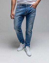 Pierre Cardin jeans from the Denim Academy collection in blue