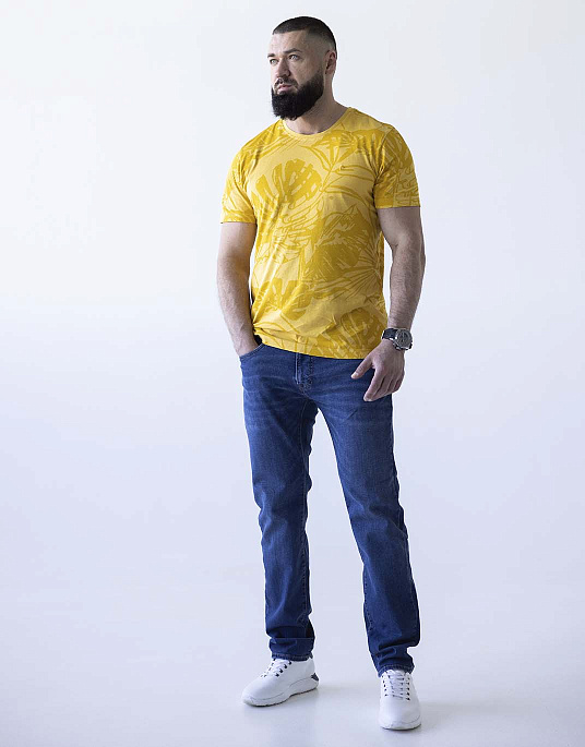 Pierre Cardin t-shirt with a print in yellow