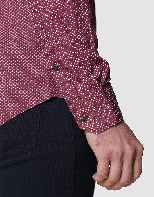 Pierre Cardin shirt from the Denim Story collection in burgundy with a pattern