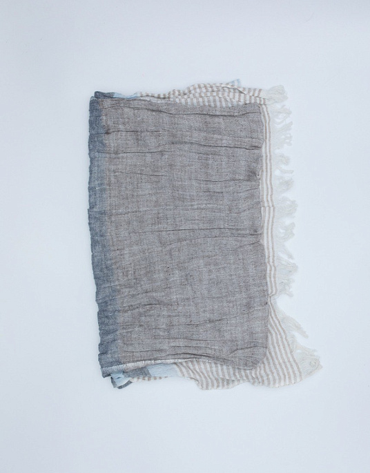Pierre Cardin scarf in a gray shade