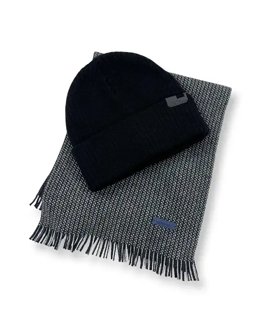 Gift set for man: hat and scarf by Pierre Cardin
