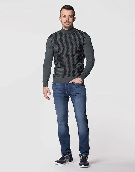 Pierre Cardin golf from the Future Flex collection in khaki