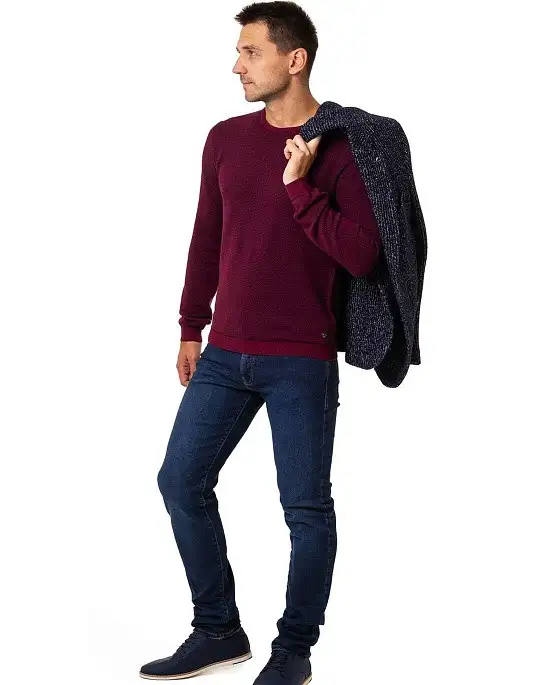 Pierre Cardin pullover from the Voyage collection in burgundy