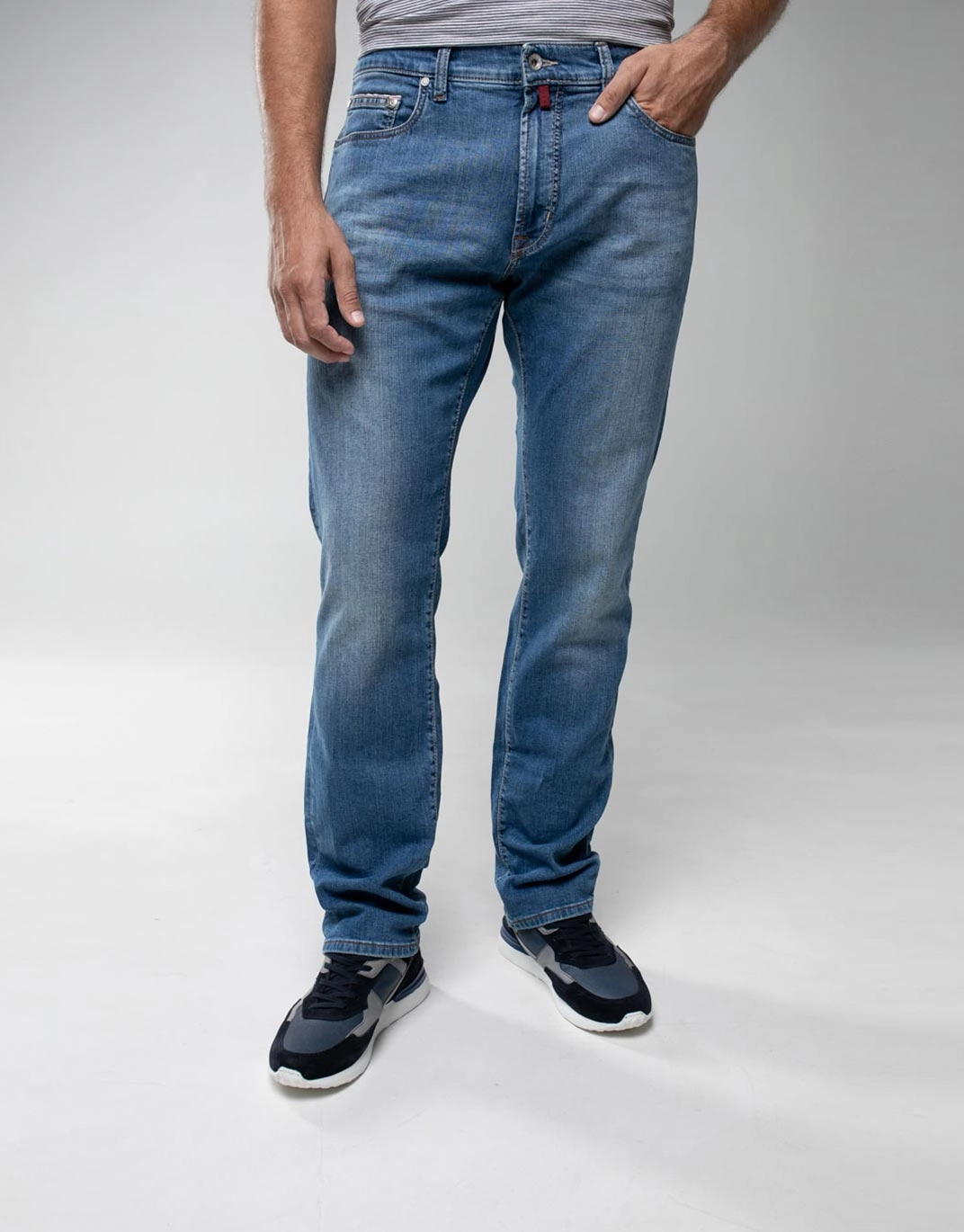 omzeilen Odysseus Snel ⏩Pierre Cardin jeans from the Premium Selvedge collection in blue  7173/07/3178 ᐈ Price 2153 UAH ᐈ Buy in the online store Pierre Cardin